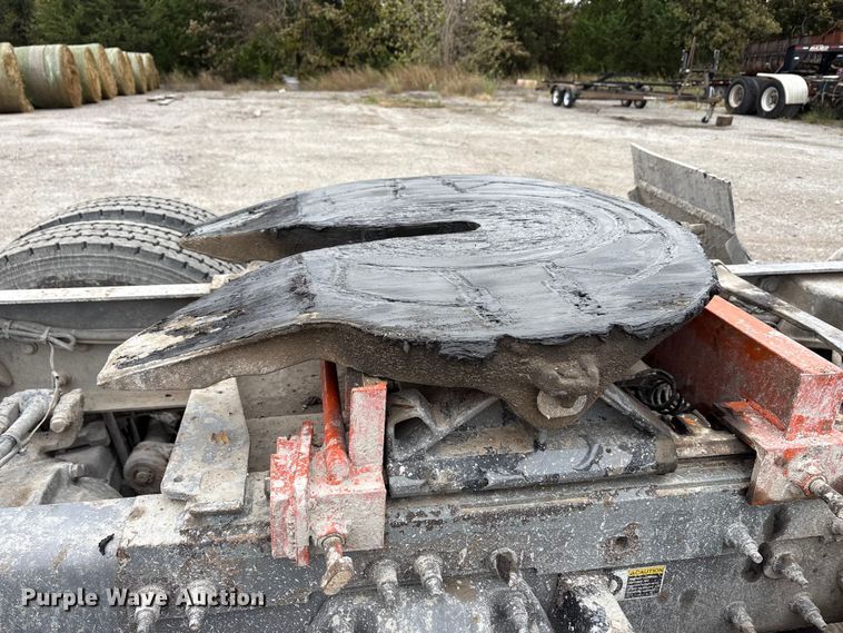 image for item DJ7920 2014 Peterbilt 389 semi truck