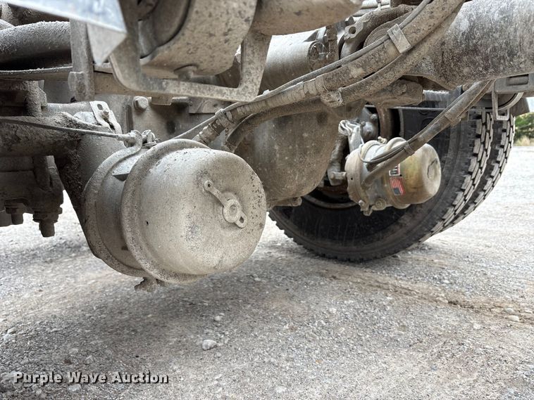 image for item DJ7920 2014 Peterbilt 389 semi truck