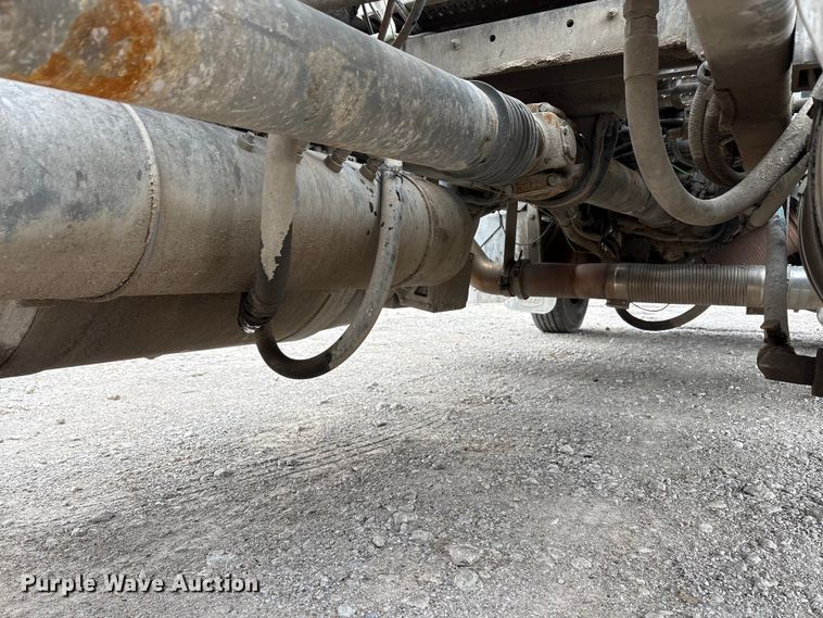 image for item DJ7920 2014 Peterbilt 389 semi truck