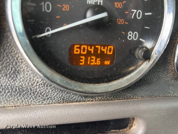 image for item DJ7920 2014 Peterbilt 389 semi truck