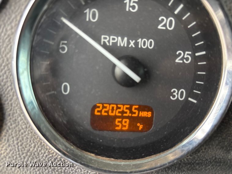 image for item DJ7920 2014 Peterbilt 389 semi truck