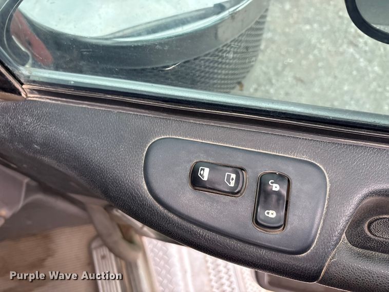 image for item DJ7920 2014 Peterbilt 389 semi truck