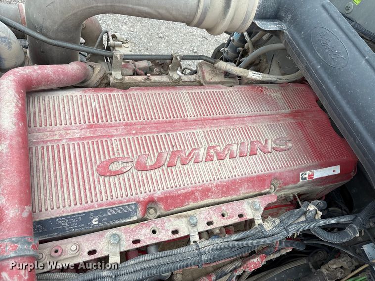 image for item DJ7920 2014 Peterbilt 389 semi truck