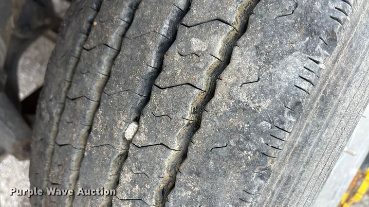 image for item DJ7920 2014 Peterbilt 389 semi truck