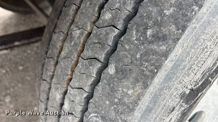 image for item DJ7920 2014 Peterbilt 389 semi truck