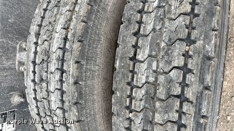 image for item DJ7920 2014 Peterbilt 389 semi truck