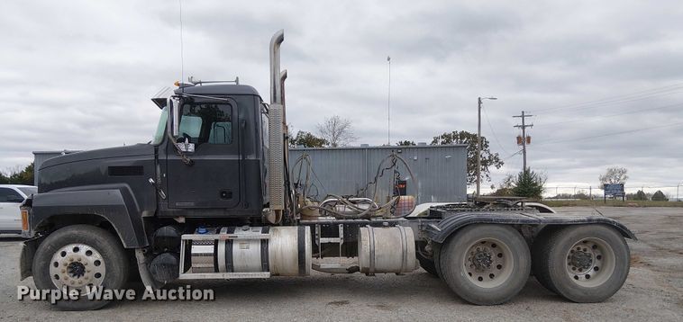 image for item DJ7922 2023 Mack Pinnacle semi truck