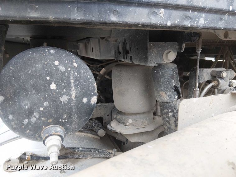 image for item DJ7922 2023 Mack Pinnacle semi truck