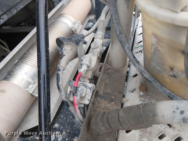 image for item DJ7922 2023 Mack Pinnacle semi truck