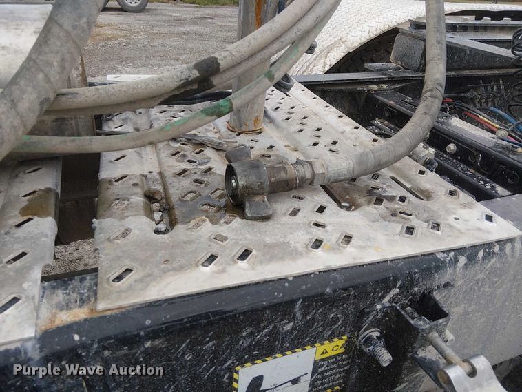 image for item DJ7922 2023 Mack Pinnacle semi truck