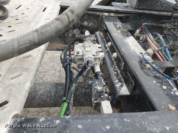 image for item DJ7922 2023 Mack Pinnacle semi truck