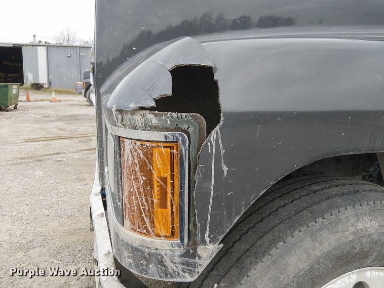 image for item DJ7922 2023 Mack Pinnacle semi truck