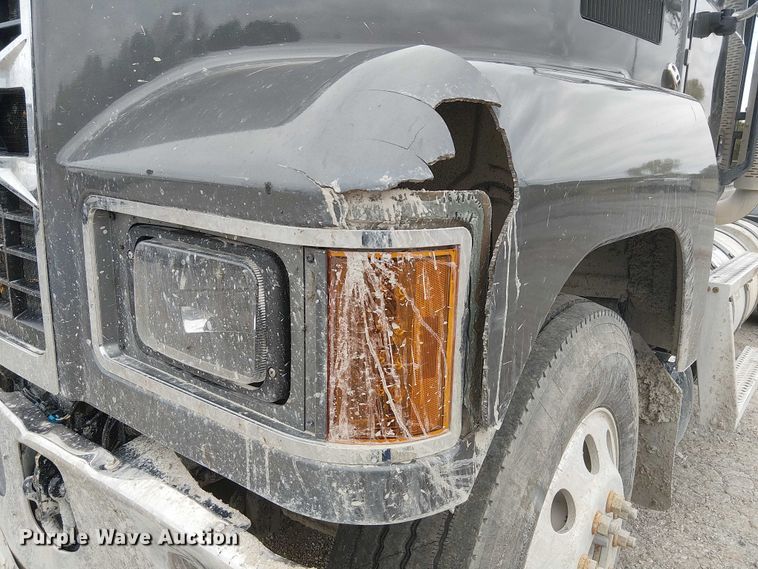 image for item DJ7922 2023 Mack Pinnacle semi truck