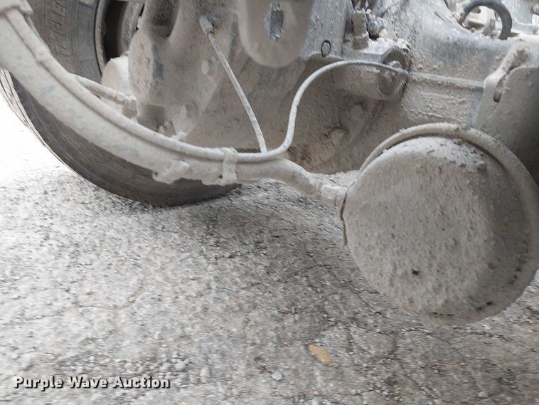 image for item DJ7922 2023 Mack Pinnacle semi truck