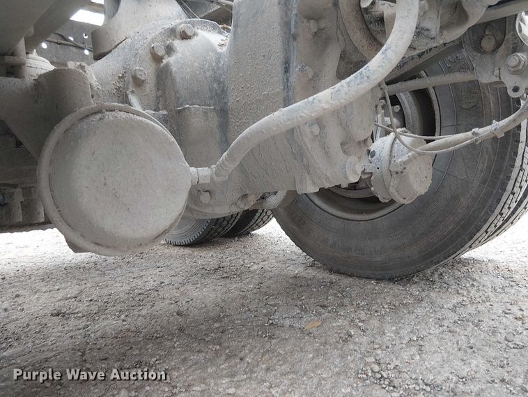 image for item DJ7922 2023 Mack Pinnacle semi truck