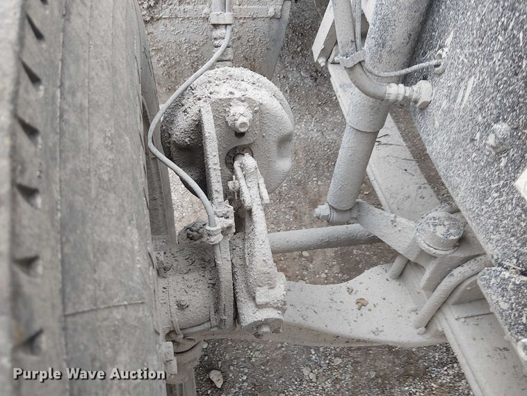 image for item DJ7922 2023 Mack Pinnacle semi truck