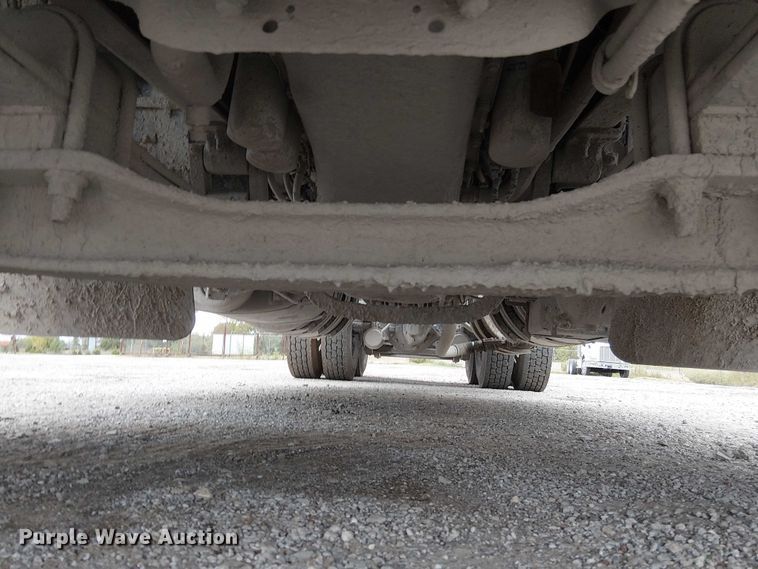 image for item DJ7922 2023 Mack Pinnacle semi truck