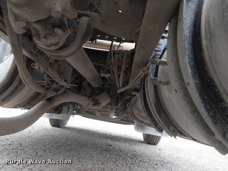 image for item DJ7922 2023 Mack Pinnacle semi truck