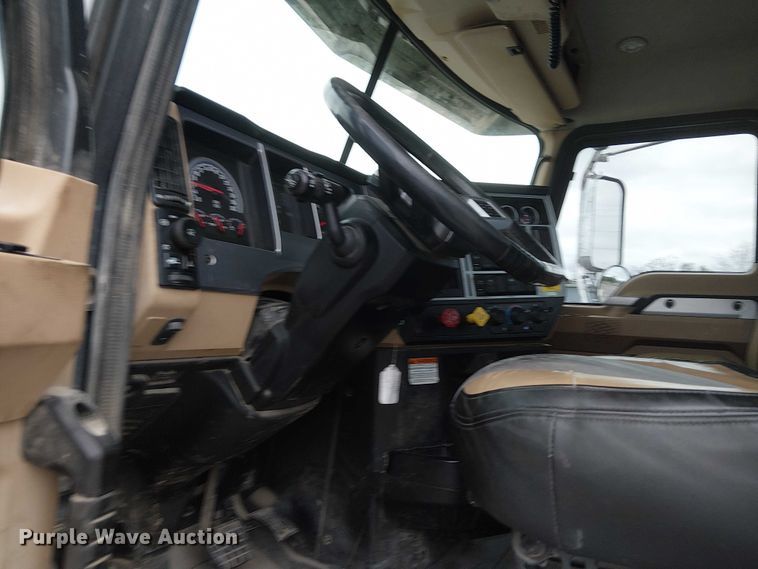 image for item DJ7922 2023 Mack Pinnacle semi truck