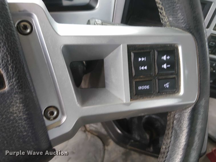 image for item DJ7922 2023 Mack Pinnacle semi truck