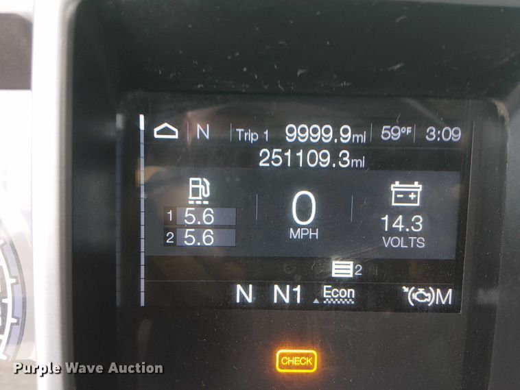 image for item DJ7922 2023 Mack Pinnacle semi truck