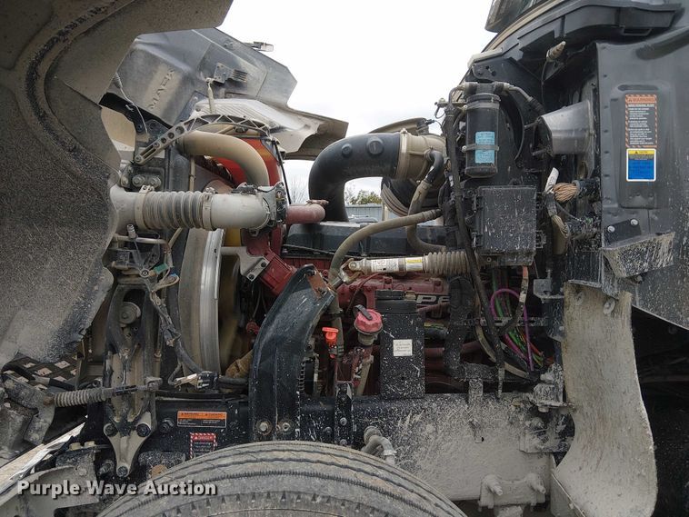 image for item DJ7922 2023 Mack Pinnacle semi truck