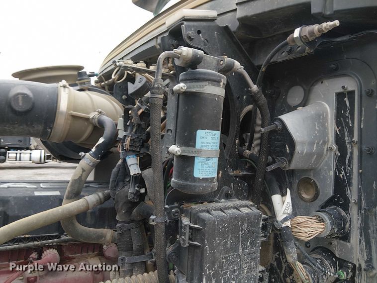 image for item DJ7922 2023 Mack Pinnacle semi truck