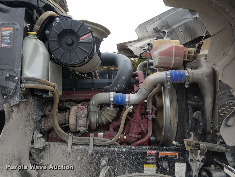 image for item DJ7922 2023 Mack Pinnacle semi truck