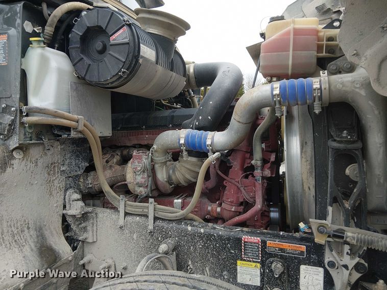 image for item DJ7922 2023 Mack Pinnacle semi truck