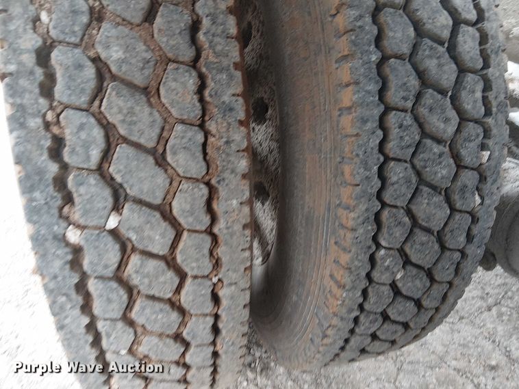 image for item DJ7922 2023 Mack Pinnacle semi truck