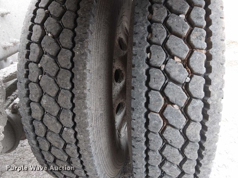 image for item DJ7922 2023 Mack Pinnacle semi truck