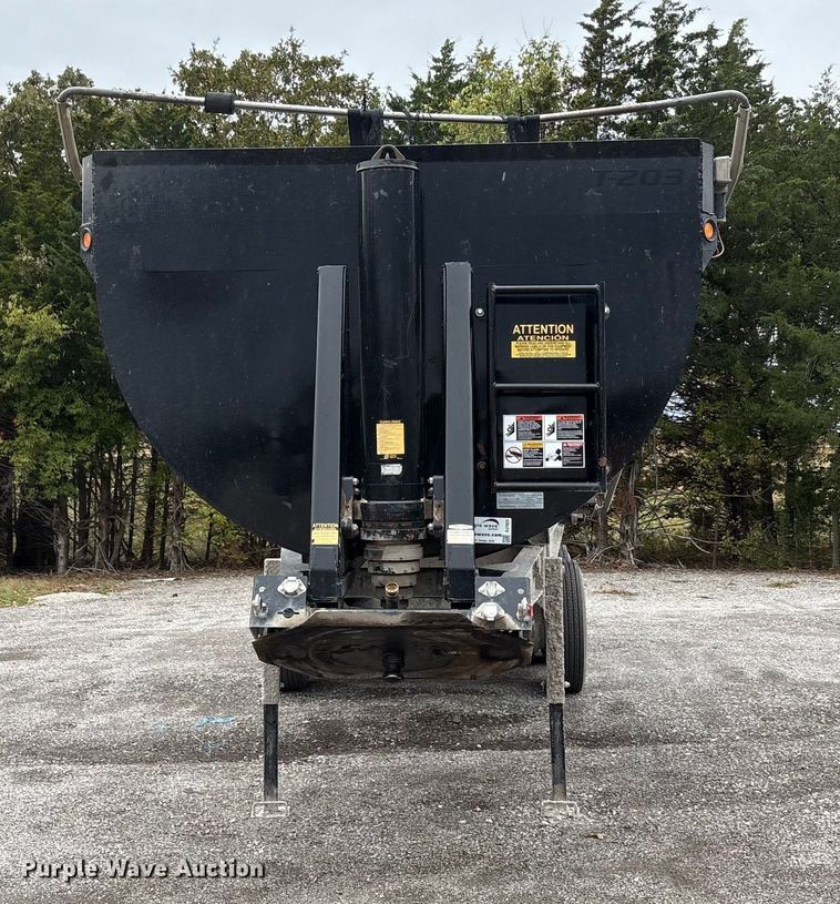 image for item DJ7923 2023 Construction Trailer Specialist HRD 31 QF TRI end dump trailer