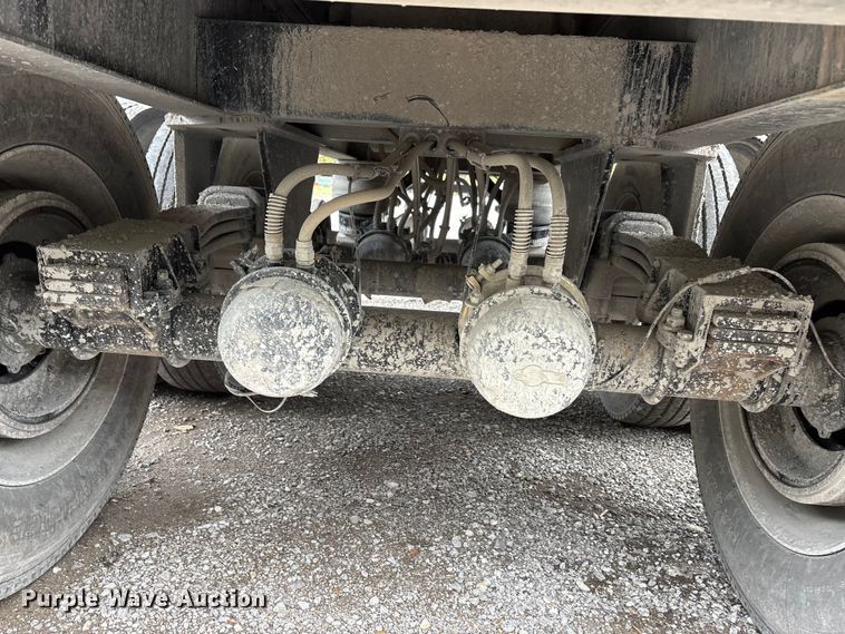 image for item DJ7923 2023 Construction Trailer Specialist HRD 31 QF TRI end dump trailer