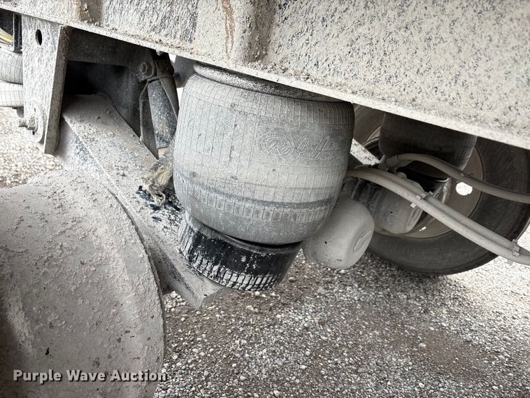 image for item DJ7923 2023 Construction Trailer Specialist HRD 31 QF TRI end dump trailer