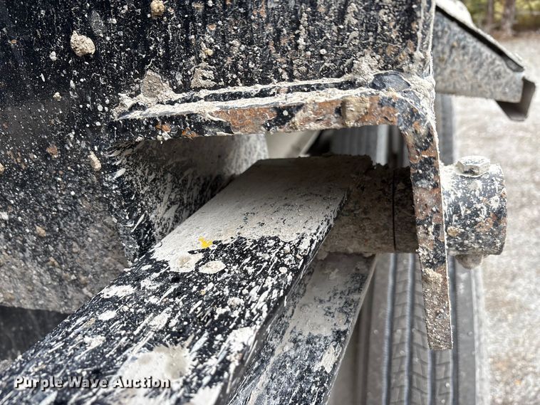 image for item DJ7923 2023 Construction Trailer Specialist HRD 31 QF TRI end dump trailer