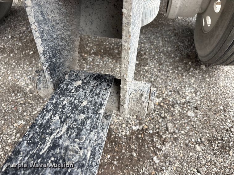 image for item DJ7923 2023 Construction Trailer Specialist HRD 31 QF TRI end dump trailer