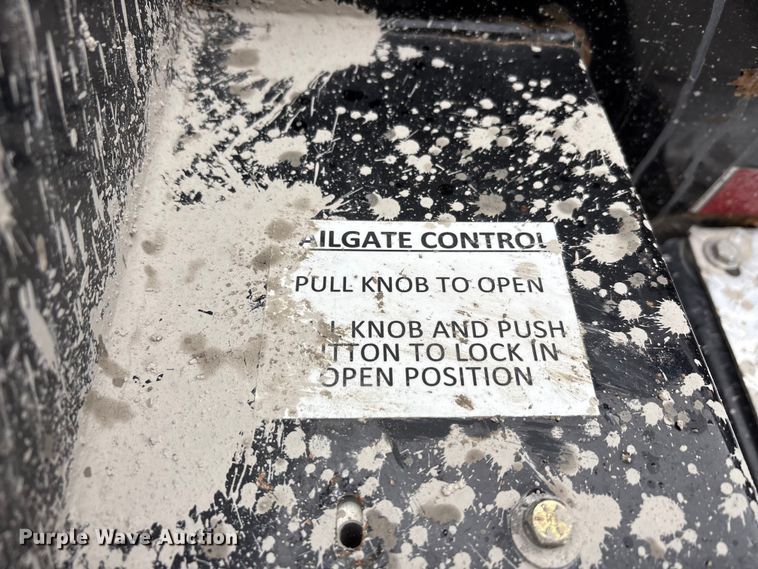 image for item DJ7923 2023 Construction Trailer Specialist HRD 31 QF TRI end dump trailer