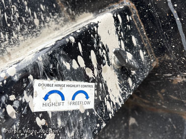 image for item DJ7923 2023 Construction Trailer Specialist HRD 31 QF TRI end dump trailer