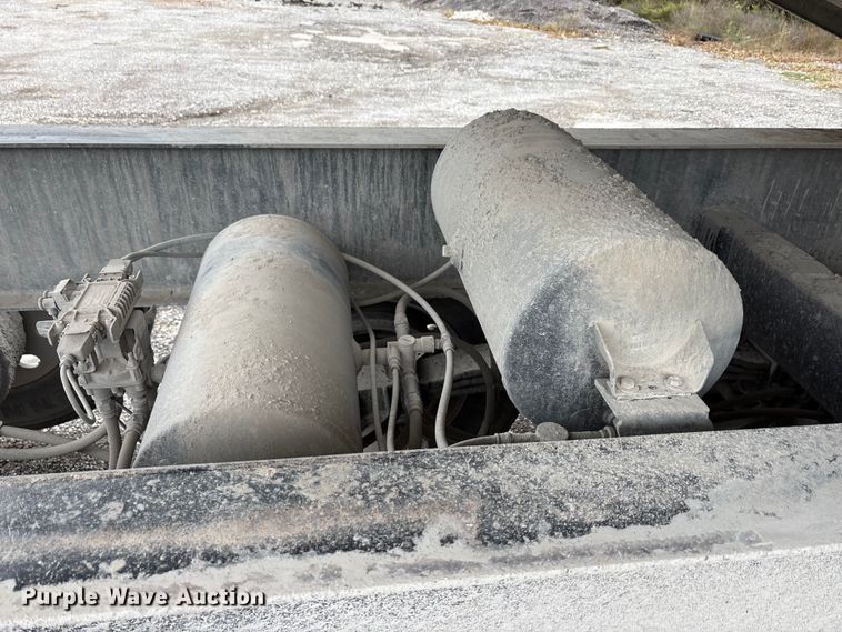 image for item DJ7923 2023 Construction Trailer Specialist HRD 31 QF TRI end dump trailer