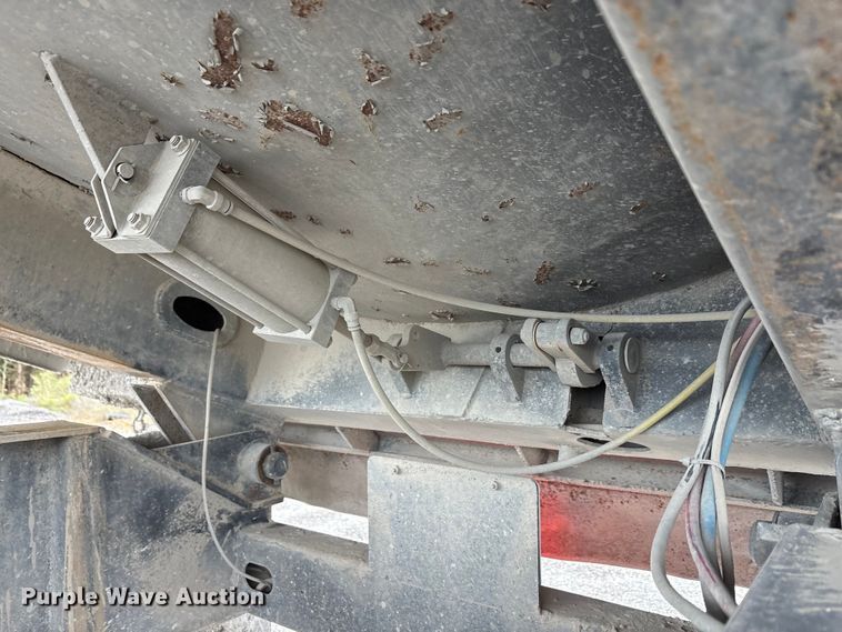 image for item DJ7923 2023 Construction Trailer Specialist HRD 31 QF TRI end dump trailer