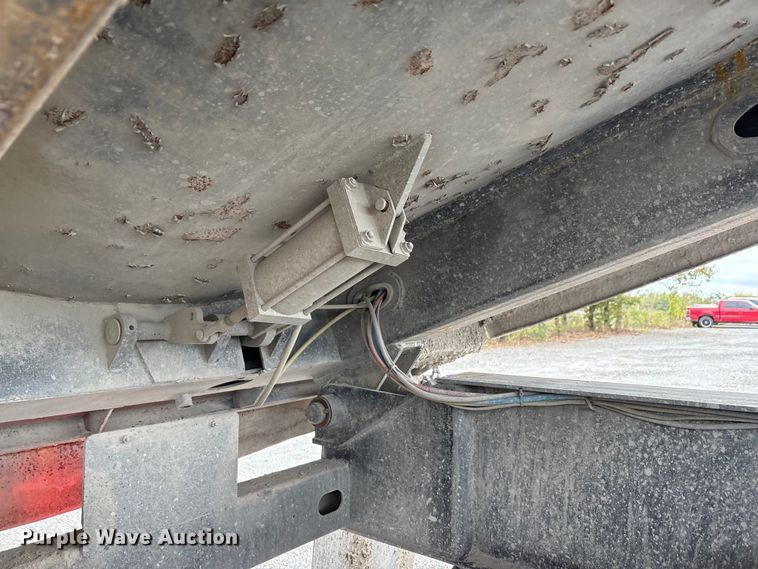 image for item DJ7923 2023 Construction Trailer Specialist HRD 31 QF TRI end dump trailer