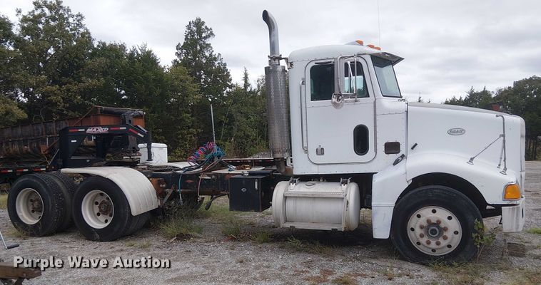 image for item DJ7927 1997 Peterbilt 385 semi truck