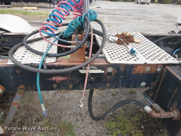 image for item DJ7927 1997 Peterbilt 385 semi truck