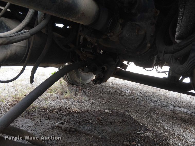 image for item DJ7927 1997 Peterbilt 385 semi truck