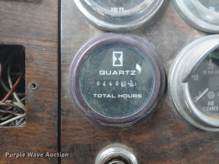 image for item DJ7927 1997 Peterbilt 385 semi truck