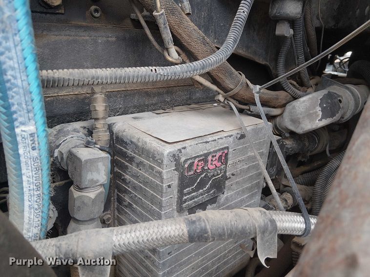 image for item DJ7927 1997 Peterbilt 385 semi truck