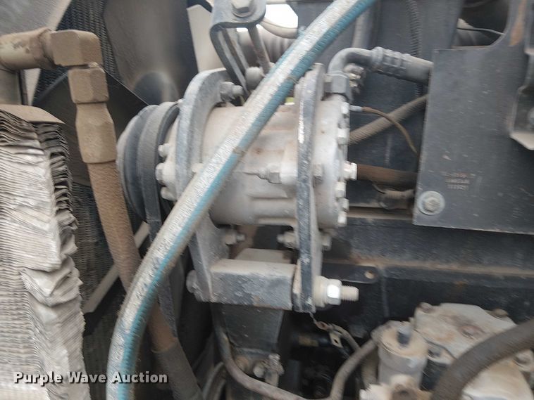 image for item DJ7927 1997 Peterbilt 385 semi truck