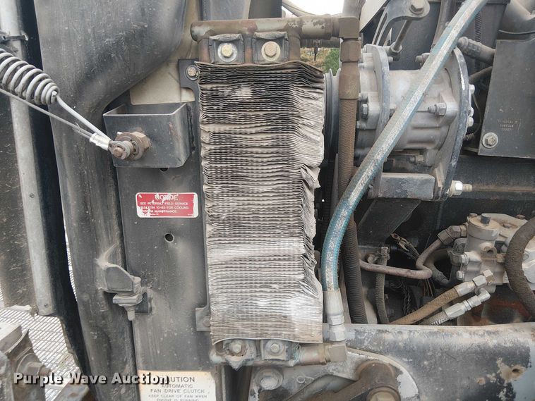 image for item DJ7927 1997 Peterbilt 385 semi truck