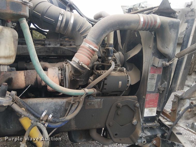 image for item DJ7927 1997 Peterbilt 385 semi truck