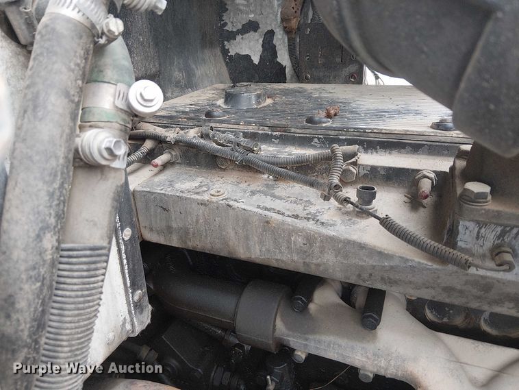 image for item DJ7927 1997 Peterbilt 385 semi truck